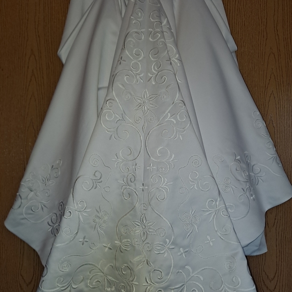 David's bridal wedding dress size 5 - 7 - Picture 3 of 15